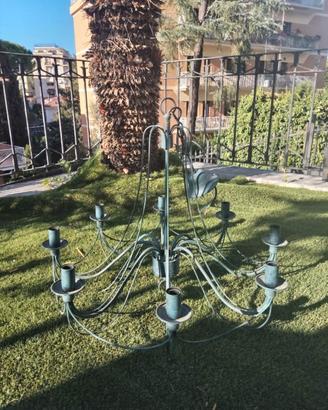 Lampadario in ferro battuto