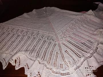 scialle fatto a mano bianco