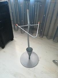 portaombrelli in acciaio moderno 