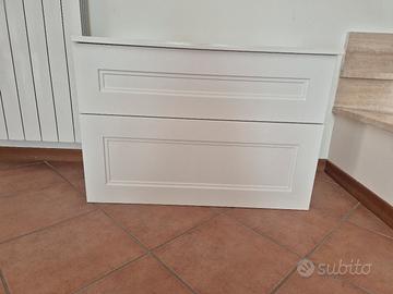 mobile a cassetti ingresso