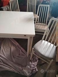  tavolo e 4 sedie