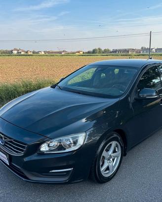 Volvo V60 D2