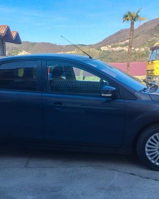 FORD FOCUS 2010 (SOLO RICAMBI)