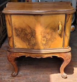 Mobile comodino chippendale