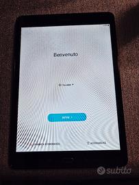 Tablet Samsung Galaxy Tab A con custodia