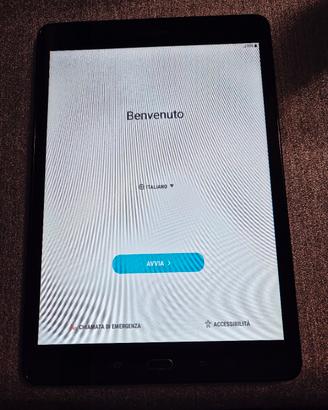 Tablet Samsung Galaxy Tab A con custodia