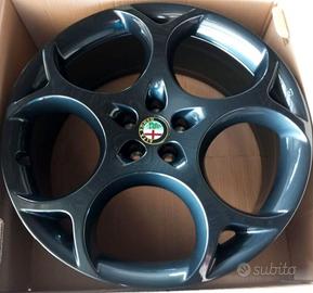 Cerchi in lega originali STELVIO 21" con gomme