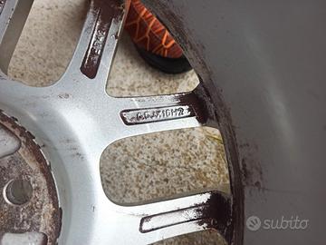 Gomme con cerchi in lega originali Volkswagen