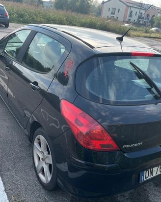 da aggiustare o come pezzi di ricambio