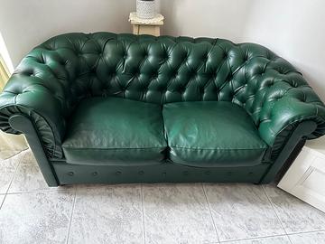 Divano modello chesterfield