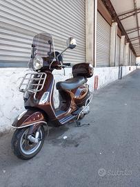 Piaggio Vespa 125 LX Touring - 2011