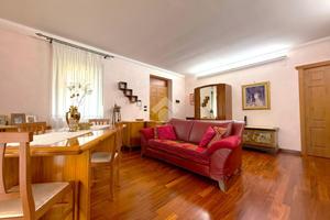 VILLA A SCHIERA D'ANGOLO A SAN GIOVANNI ROTONDO