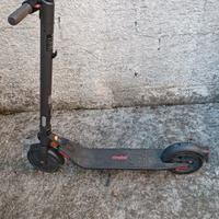 Monopattino elettrico Ninebot 