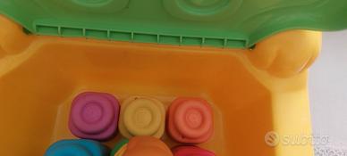 sedia clementoni con le costruzioni all' interno