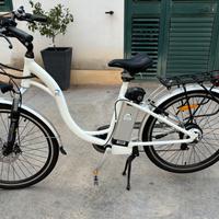 Bicicletta pedalata assistita