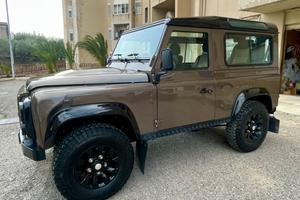 LAND ROVER Defender 90 2.4 TD4 Limited Edition