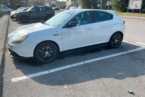 Alfa Romeo Giulietta QV - 1750 TBi 235cv manuale