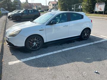 Alfa Romeo Giulietta QV - 1750 TBi 235cv manuale