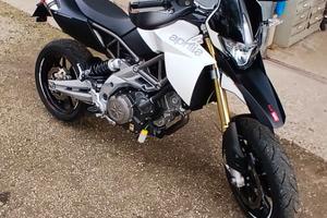 Aprilia dorsoduro 750