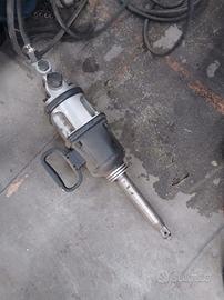 avvitatore pneumatici per camion