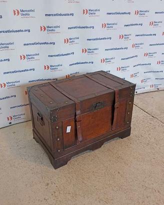 Baule Borchiato Vintage