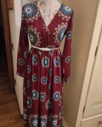 abito lungo rosso bordeaux disegni azzurri M/42