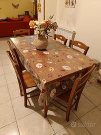 Tavolo in legno massiccio