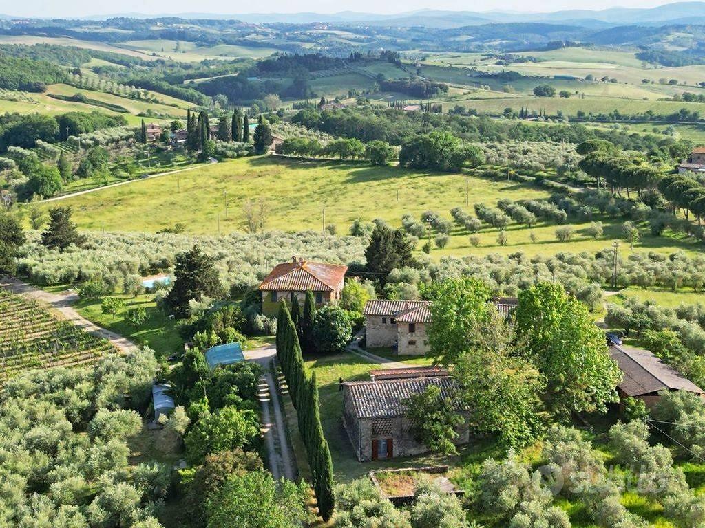 Rustico / Casale di 500 m² con box auto a Castelli - Vista 5