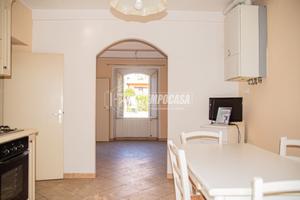 SOLUZIONE BIFAMILIARE CON AMPIO GIARDINO