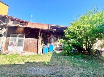 CASA DI CORTE A SEREGNO