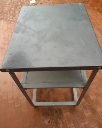 Tavolino in ferro