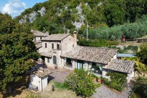 VILLA SINGOLA A CALVI DELL'UMBRIA