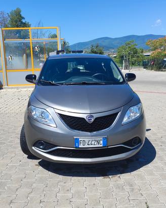 lancia Ypsilon  2016 GPL perfetta y