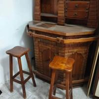 Mobile bar con 2 sgabelli