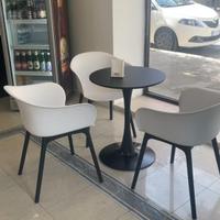 Tavolino e sedie bar