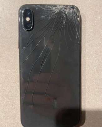 Iphone X. Non funzionante. Per pezzi di ricambio.