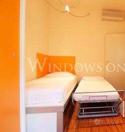 Cameretta con 2 letti 2 materassi e armadio