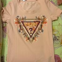 T-shirt Guess