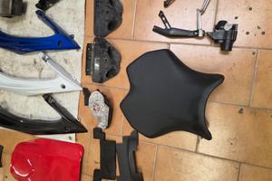 ricambi  Yamaha r6 06/16 e qualcosina per r6 17 >