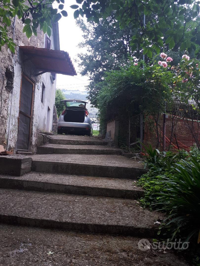 Terreno agricolo con casa di campagna - Vista 2