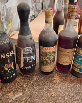 bottiglie di liquori anni 60 prezzo da concordare 