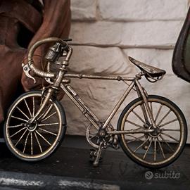 bicicletta da corsa in argento