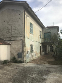 Alanno ( Pe ) vendita caseggiato da ristrutturare