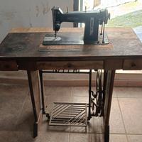 Macchina da cucire  Necchi