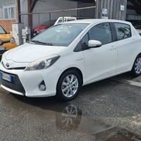 Toyota Yaris 1.5 Hybrid 5P AUTOMATICA