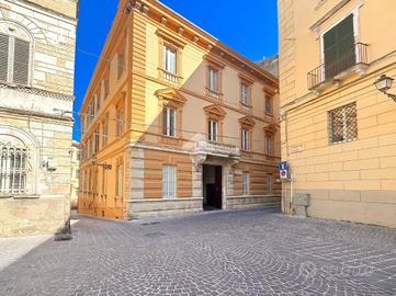 3 LOCALI A CHIETI