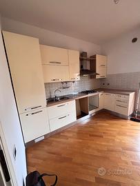 Cucina (senza elettrodomestici)