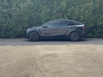Tesla model Y long range RWD