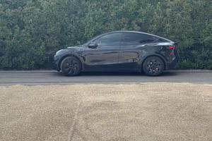 Tesla model Y long range RWD