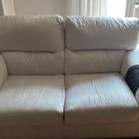 2 divani poltrone e sofà.. 100 euro